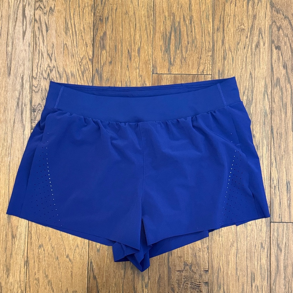 Athleta Fast Route Laser Cut Run Short, Medium